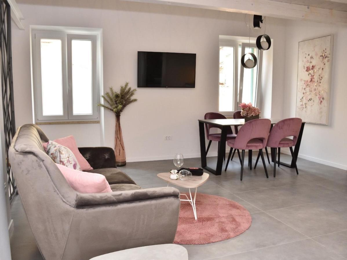 Apartments Hidden Paradise Ровин Екстериор снимка